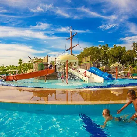 Eftalia Splash فندق 5*